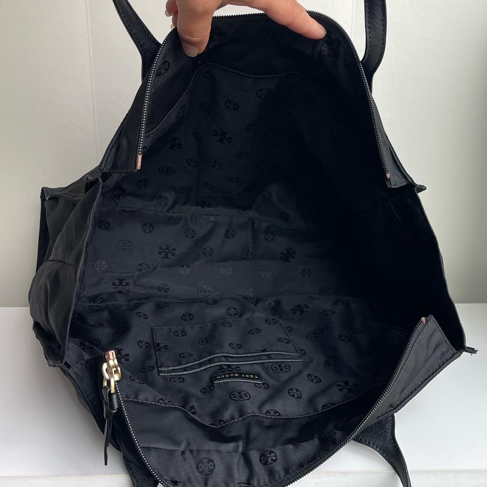 Tory Burch Ella Packable Tote - Picture 11 of 16